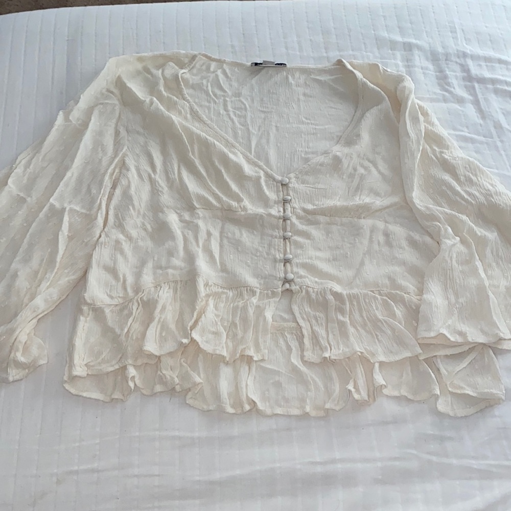 Long sleeve thin shirt. Great condition.